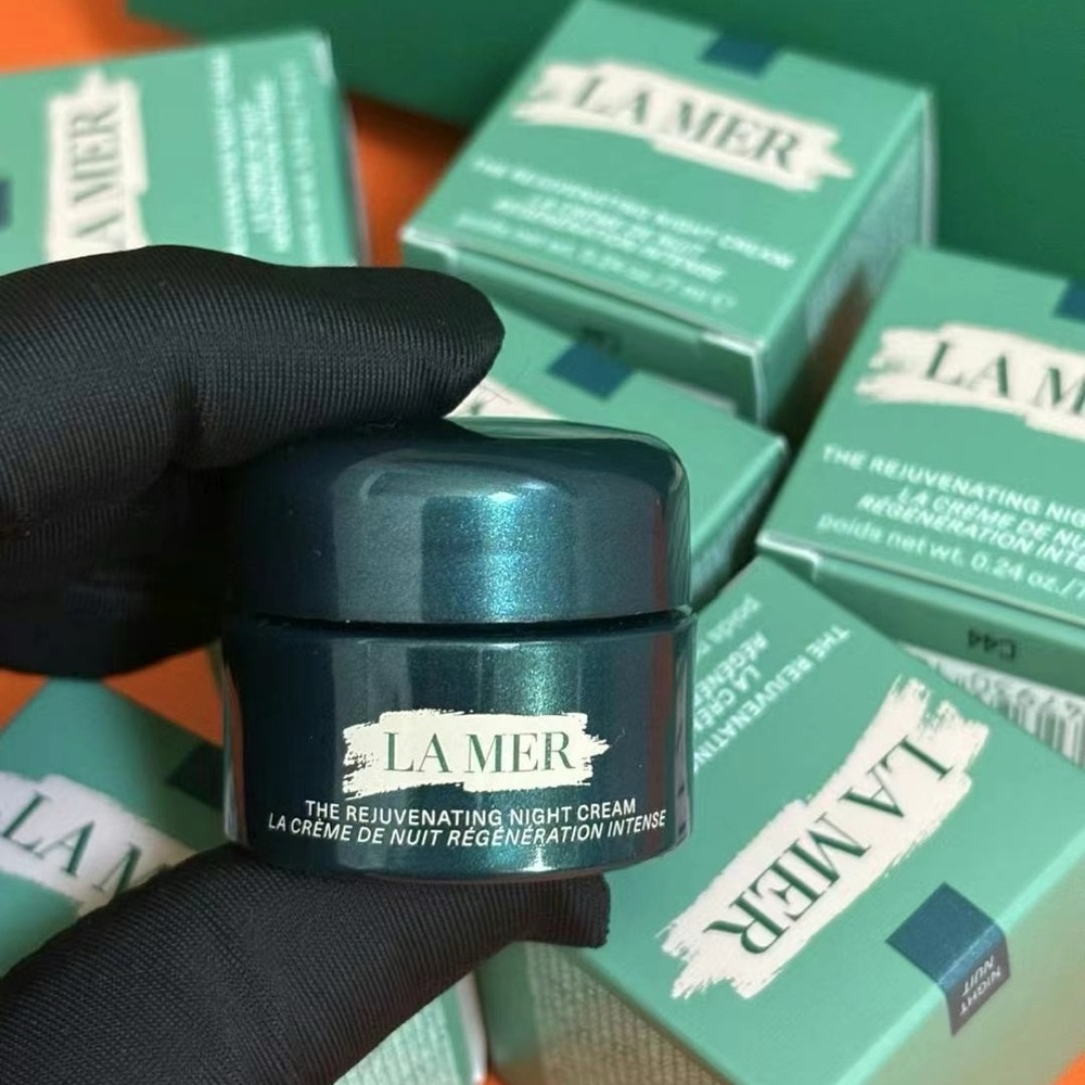 La Mer Rejuvenating Night Cream